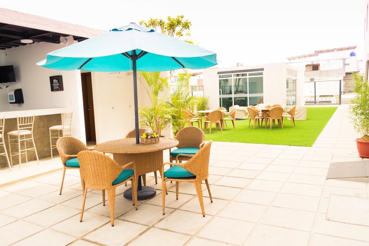 Aquamarina Hotel Манта Екстер'єр фото